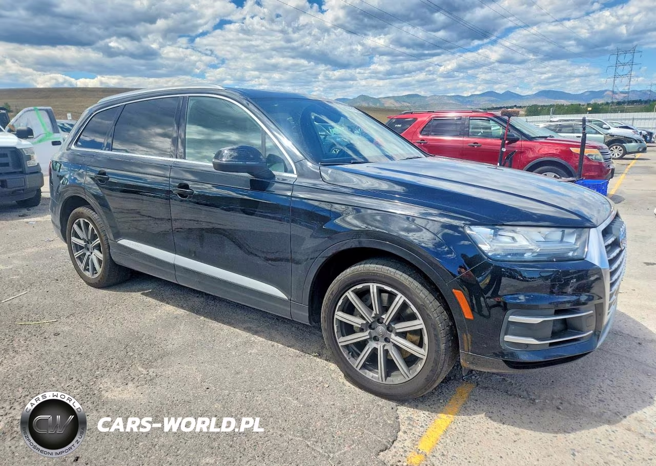 2017 Audi Q7 Premium Plus VIN:WA1LAAF76HD037332 - 4