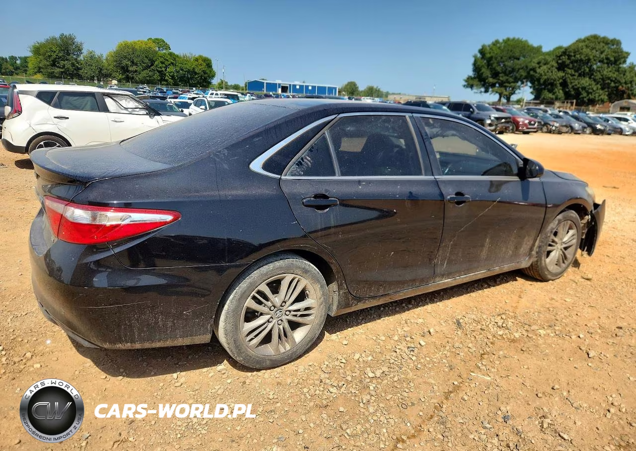 2017 Toyota Camry Se VIN:4T1BF1FK9HU747568 - 3