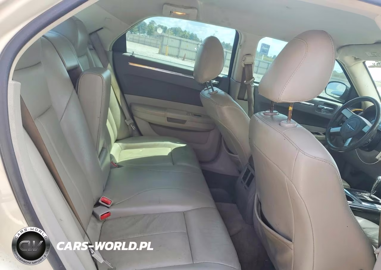 2010 Chrysler 300 Touring VIN:2C3CA5CVXAH307059 - 10