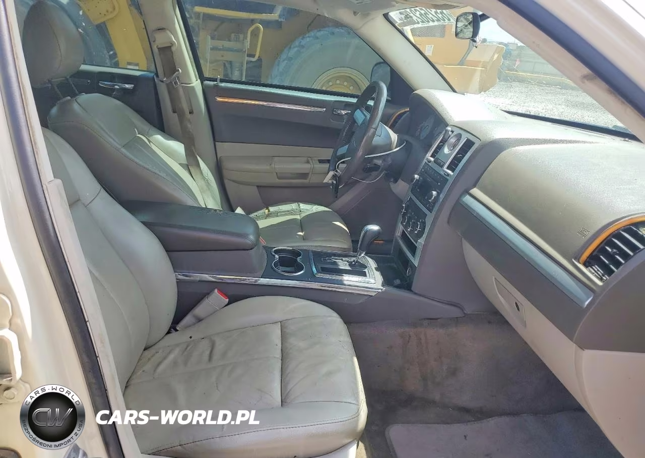 2010 Chrysler 300 Touring VIN:2C3CA5CVXAH307059 - 7