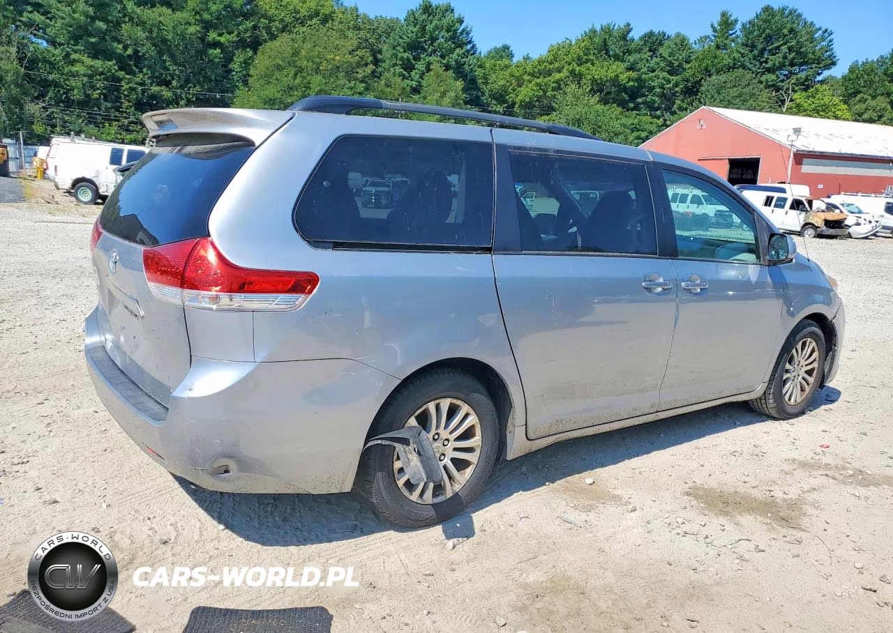 2011 Toyota Sienna Xle 8-Passenger VIN:5TDYK3DC6BS059685 - 3