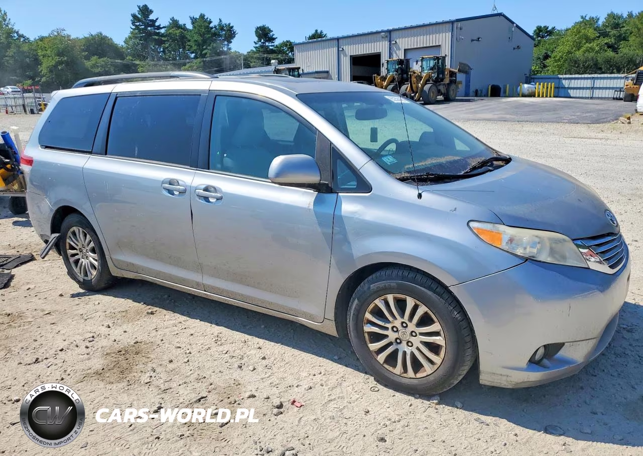 2011 Toyota Sienna Xle 8-Passenger VIN:5TDYK3DC6BS059685 - 4