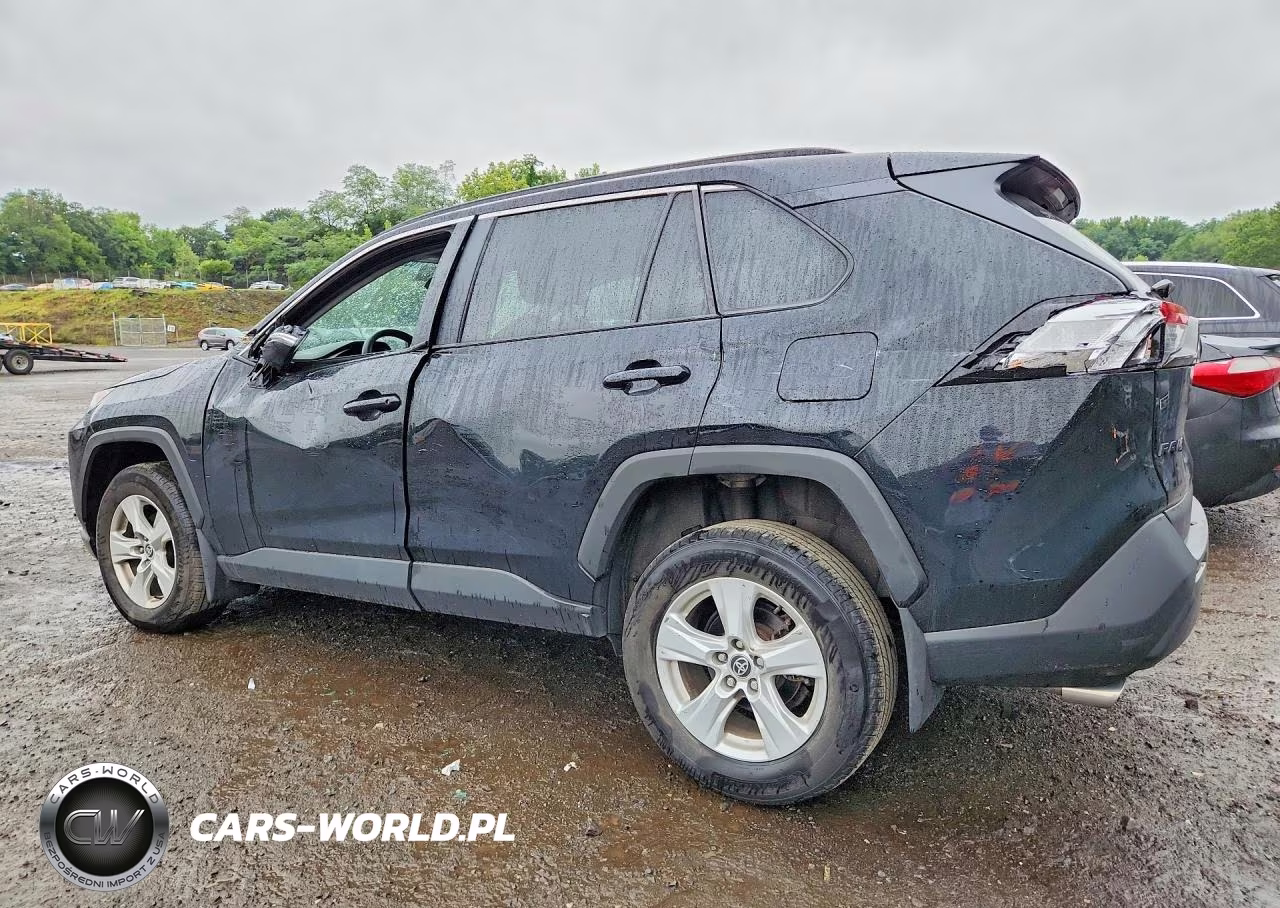 2021 Toyota Rav4 Xle VIN:2T3P1RFV5MC218697 - 2