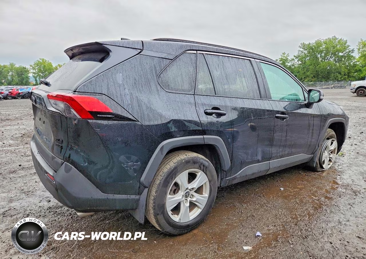 2021 Toyota Rav4 Xle VIN:2T3P1RFV5MC218697 - 3