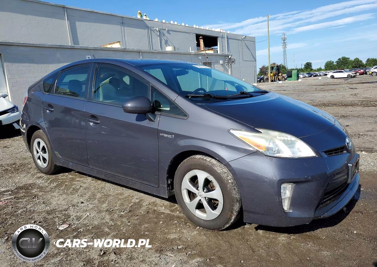 2013 Toyota Prius Two VIN:JTDKN3DU3D5574688 - 4