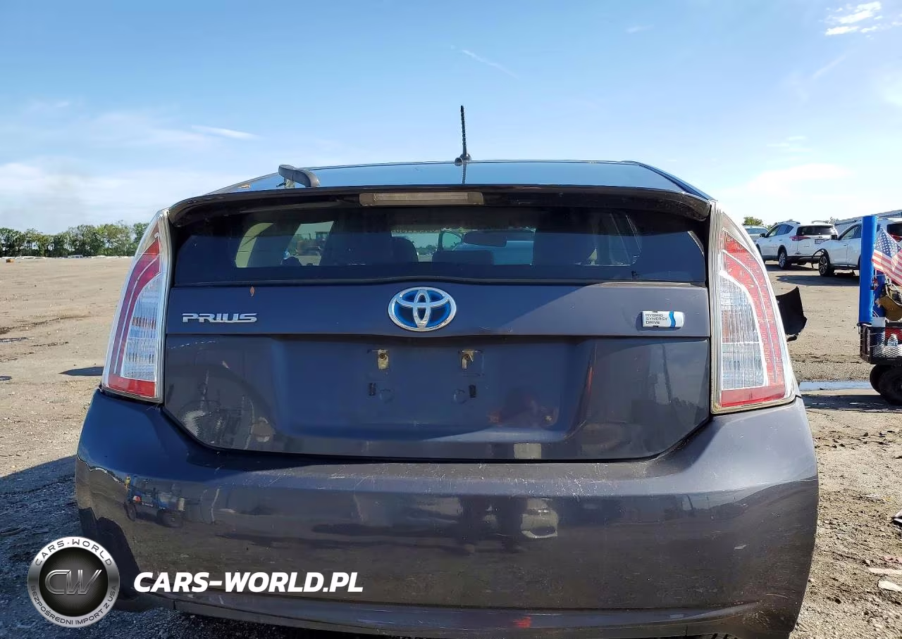 2013 Toyota Prius Two VIN:JTDKN3DU3D5574688 - 6