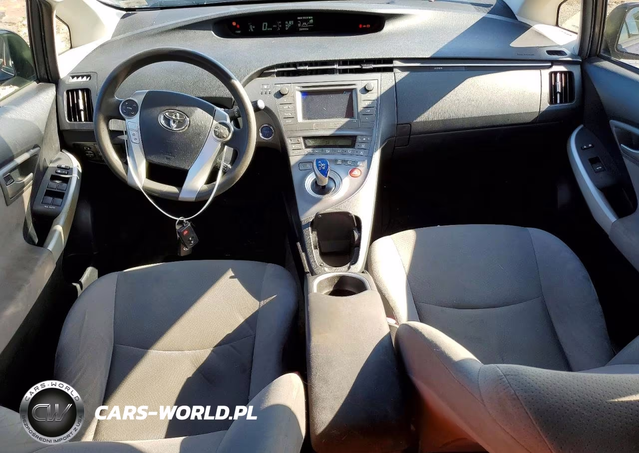 2013 Toyota Prius Two VIN:JTDKN3DU3D5574688 - 8