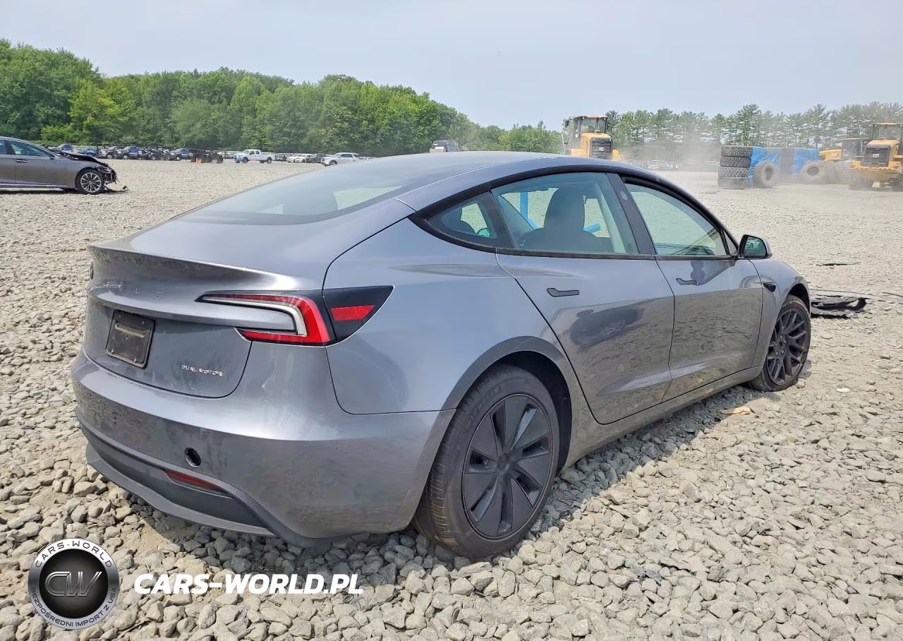 2025 Tesla Model 3 VIN:5YJ3E1EB0SF927602 - 3