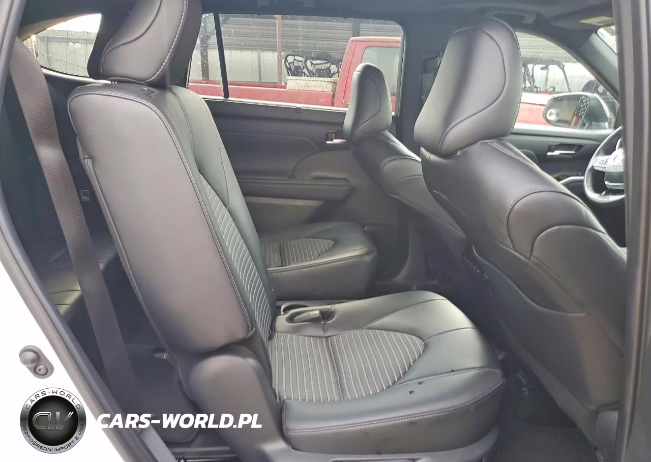 2024 Toyota Highlander Xse VIN:5TDKDRAH2RS538800 - 11