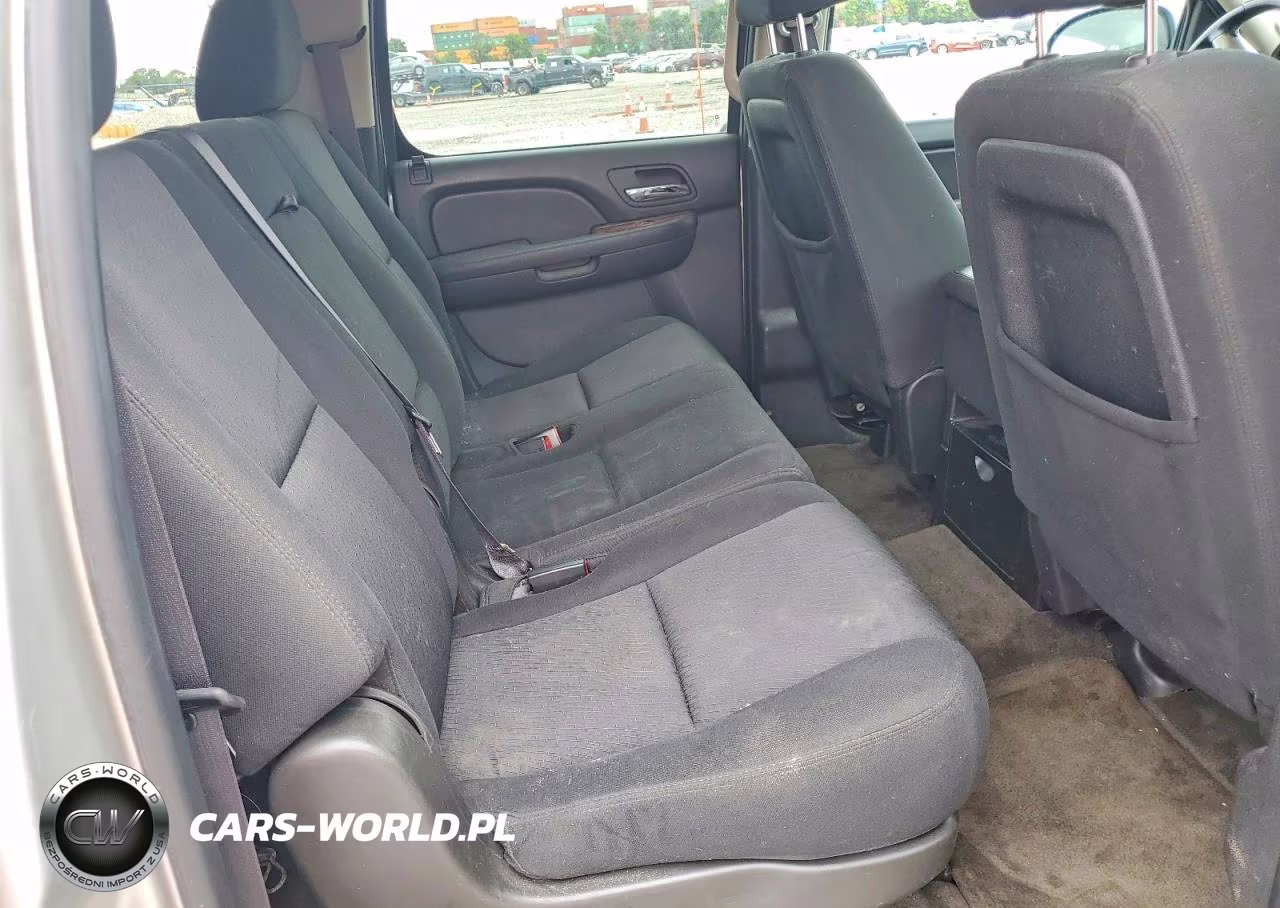2011 Chevrolet Suburban K1500 Ls VIN:1GNSKHE35BR367101 - 11