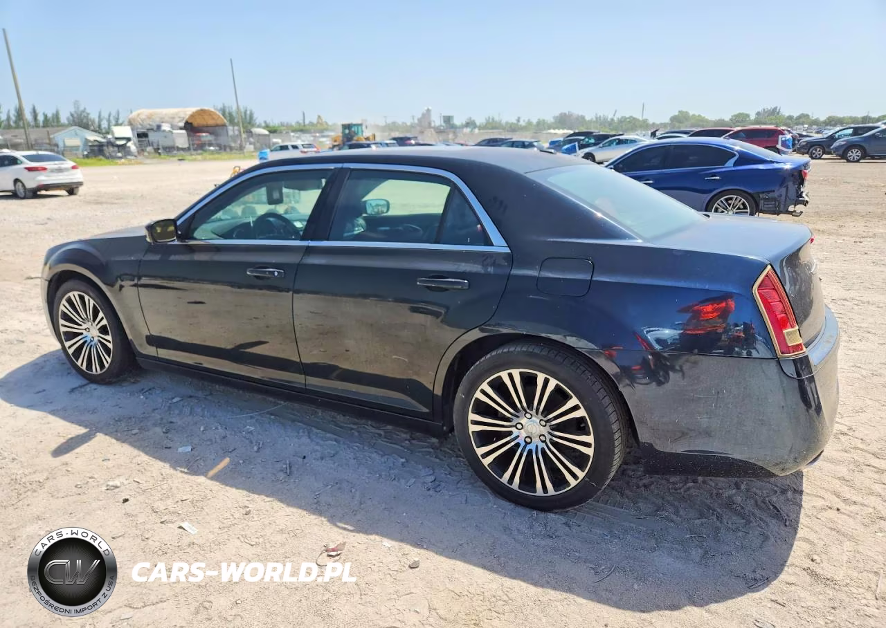 2012 Chrysler 300 S VIN:2C3CCADT1CH194945 - 2