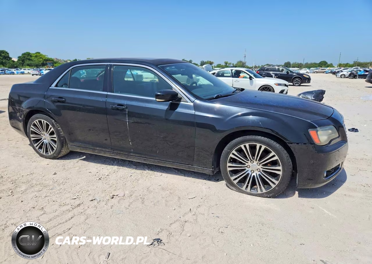 2012 Chrysler 300 S VIN:2C3CCADT1CH194945 - 4