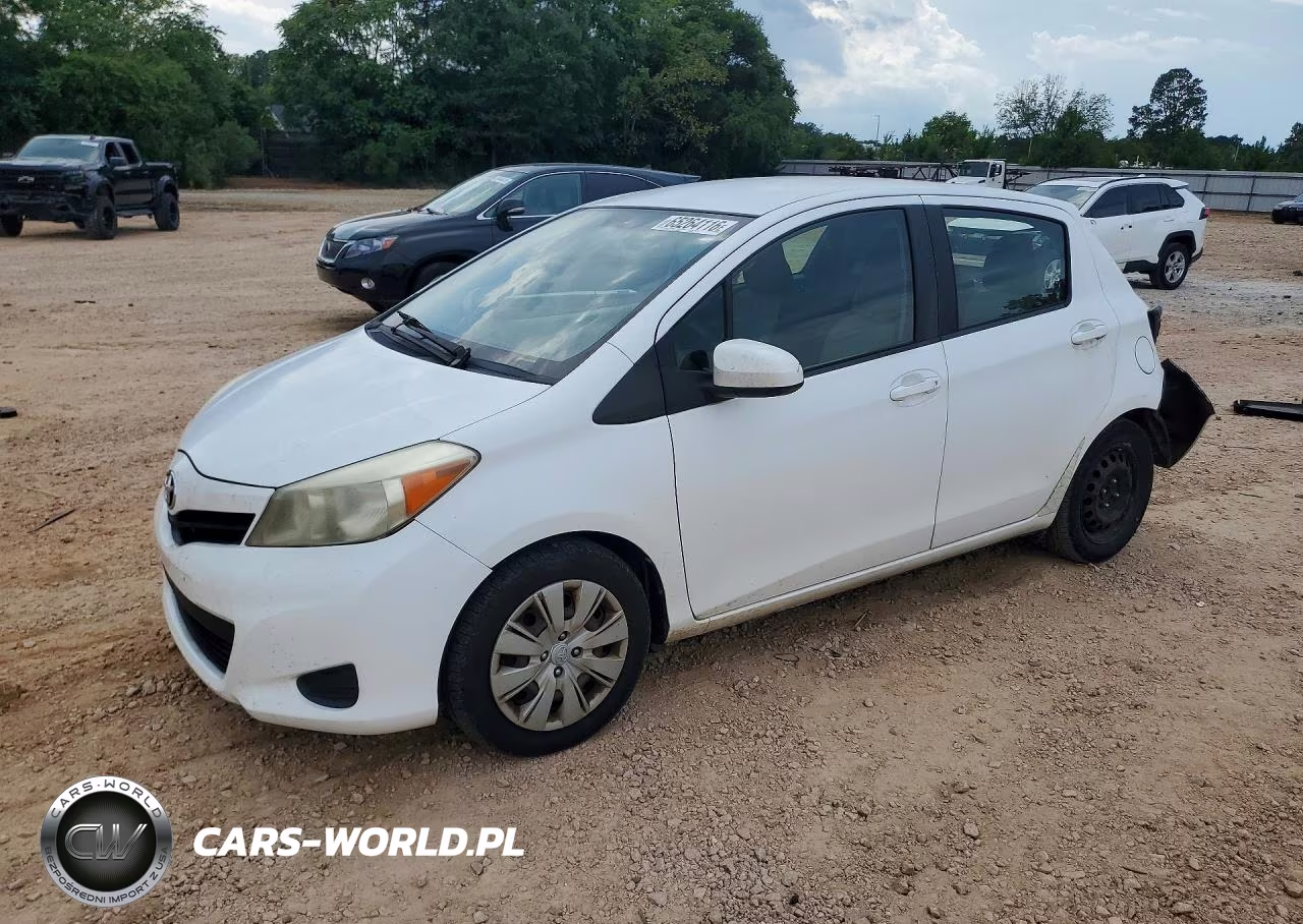 2013 Toyota Yaris 5-Door Le