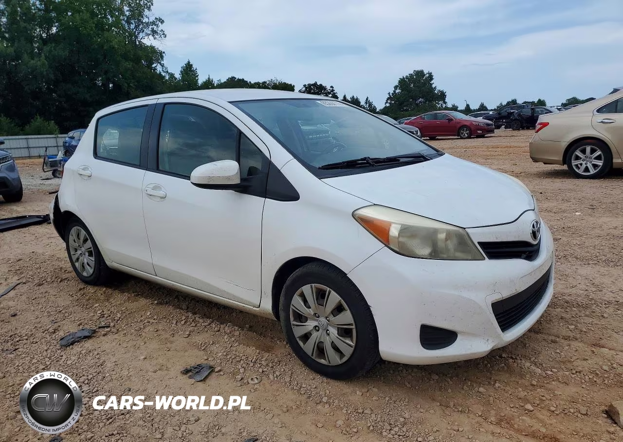 2013 Toyota Yaris 5-Door Le VIN:JTDKTUD32DD558135 - 4