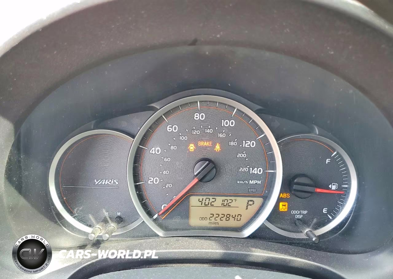 2013 Toyota Yaris 5-Door Le VIN:JTDKTUD32DD558135 - 9