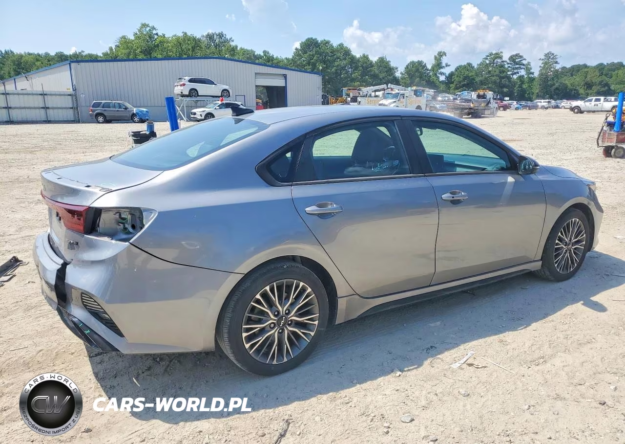 2024 Kia Forte VIN:3KPF54AD1RE784536 - 3