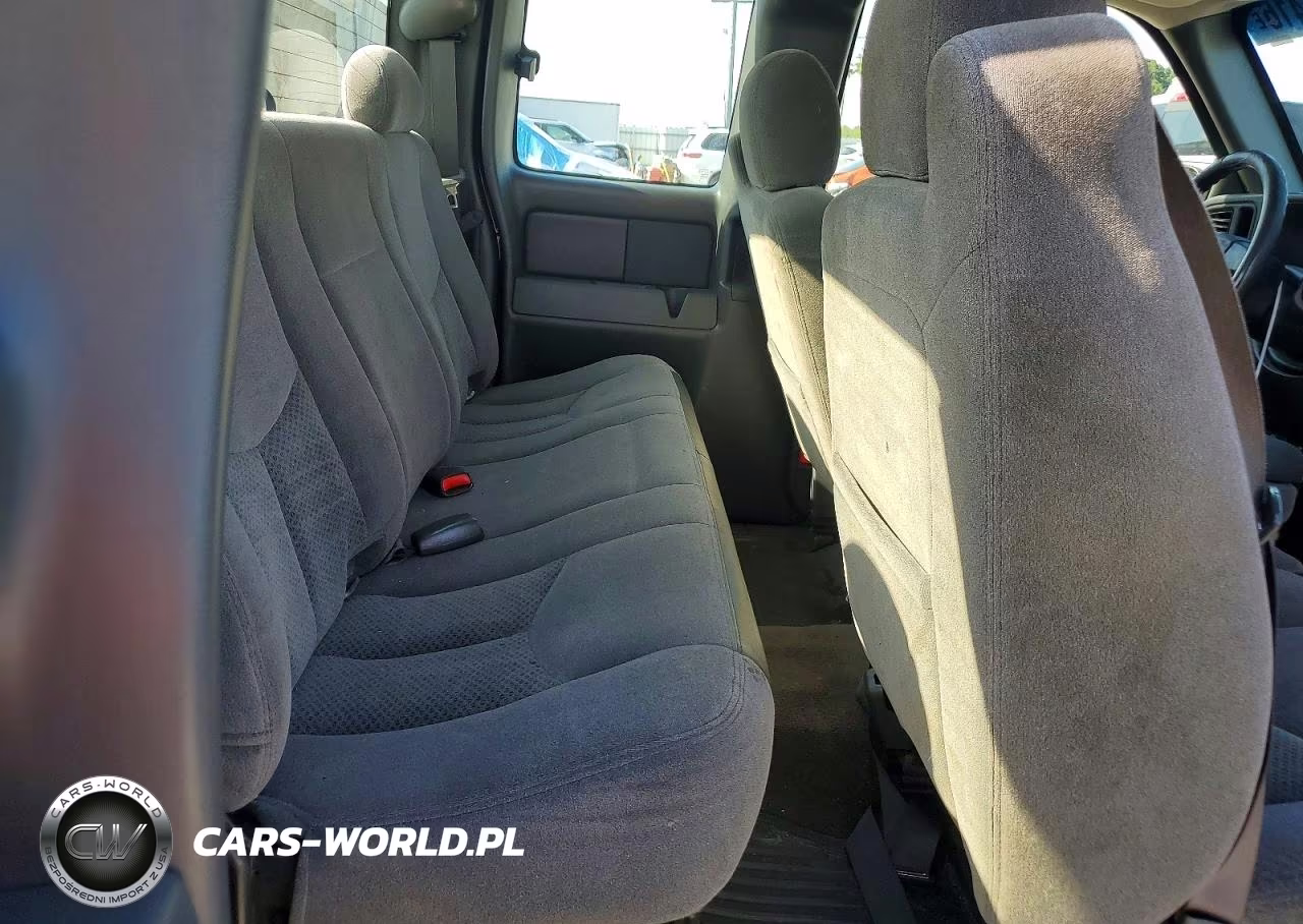 2005 Chevrolet Silverado C1500 VIN:2GCEC19V751308604 - 10