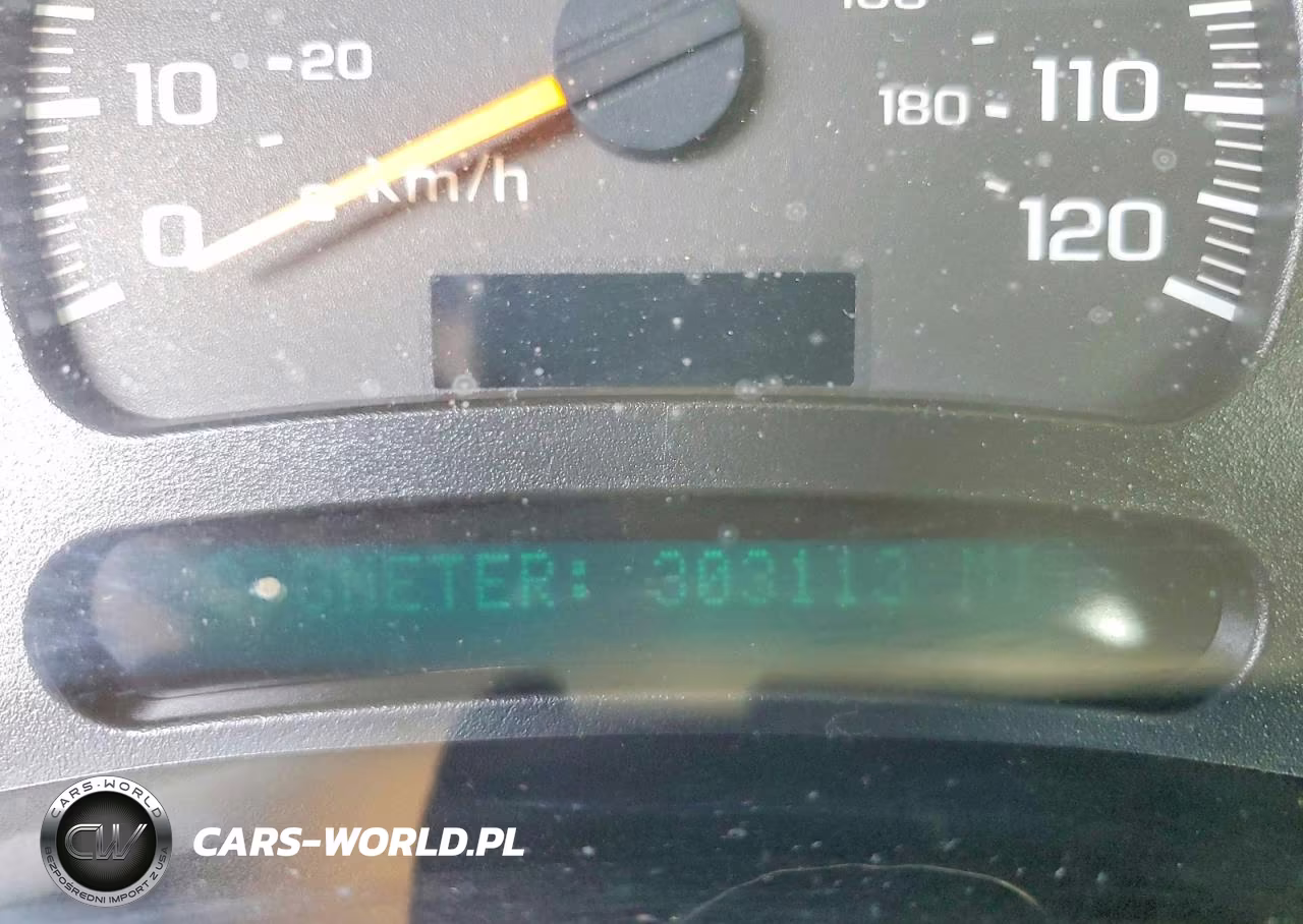 2005 Chevrolet Silverado C1500 VIN:2GCEC19V751308604 - 9