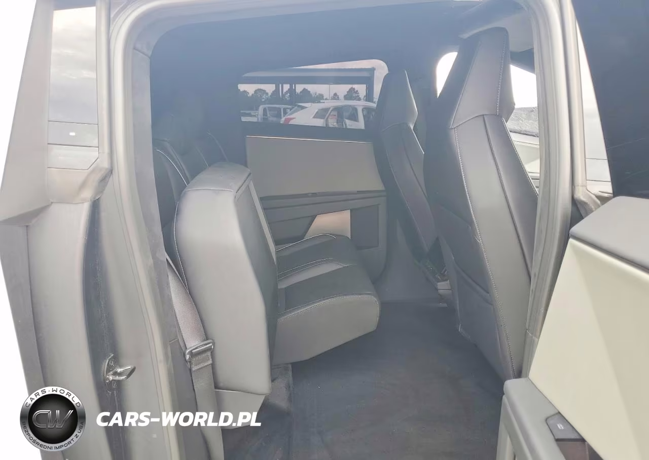 2025 Tesla Cybertruck VIN:7G2CEHED3SA074147 - 10