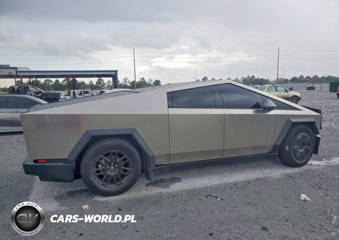 2025 Tesla Cybertruck VIN:7G2CEHED3SA074147 - 3