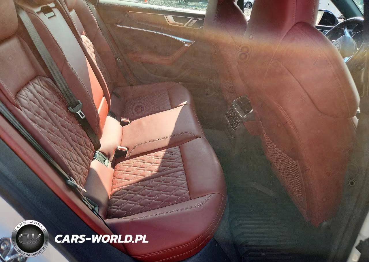 2020 Audi S7 Prestige VIN:WAUSFAF25LN015572 - 10