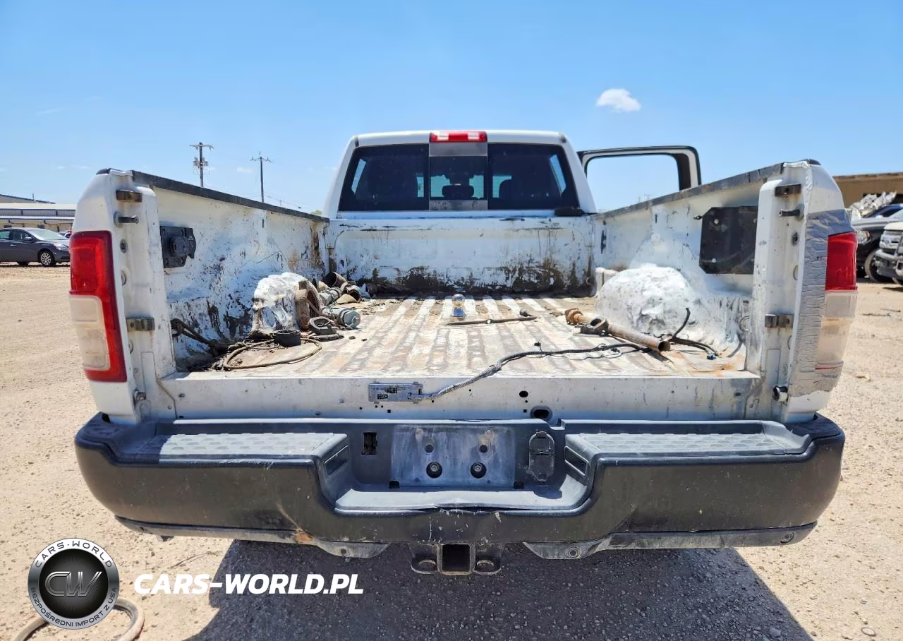 2023 Ram 2500 Tradesman VIN:3C6UR5HJ1PG606552 - 10