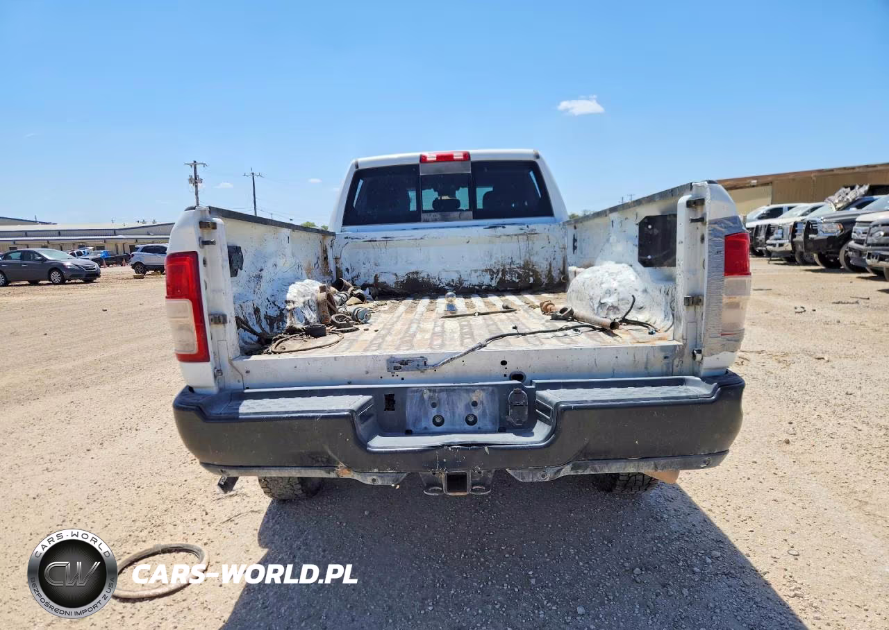2023 Ram 2500 Tradesman VIN:3C6UR5HJ1PG606552 - 6
