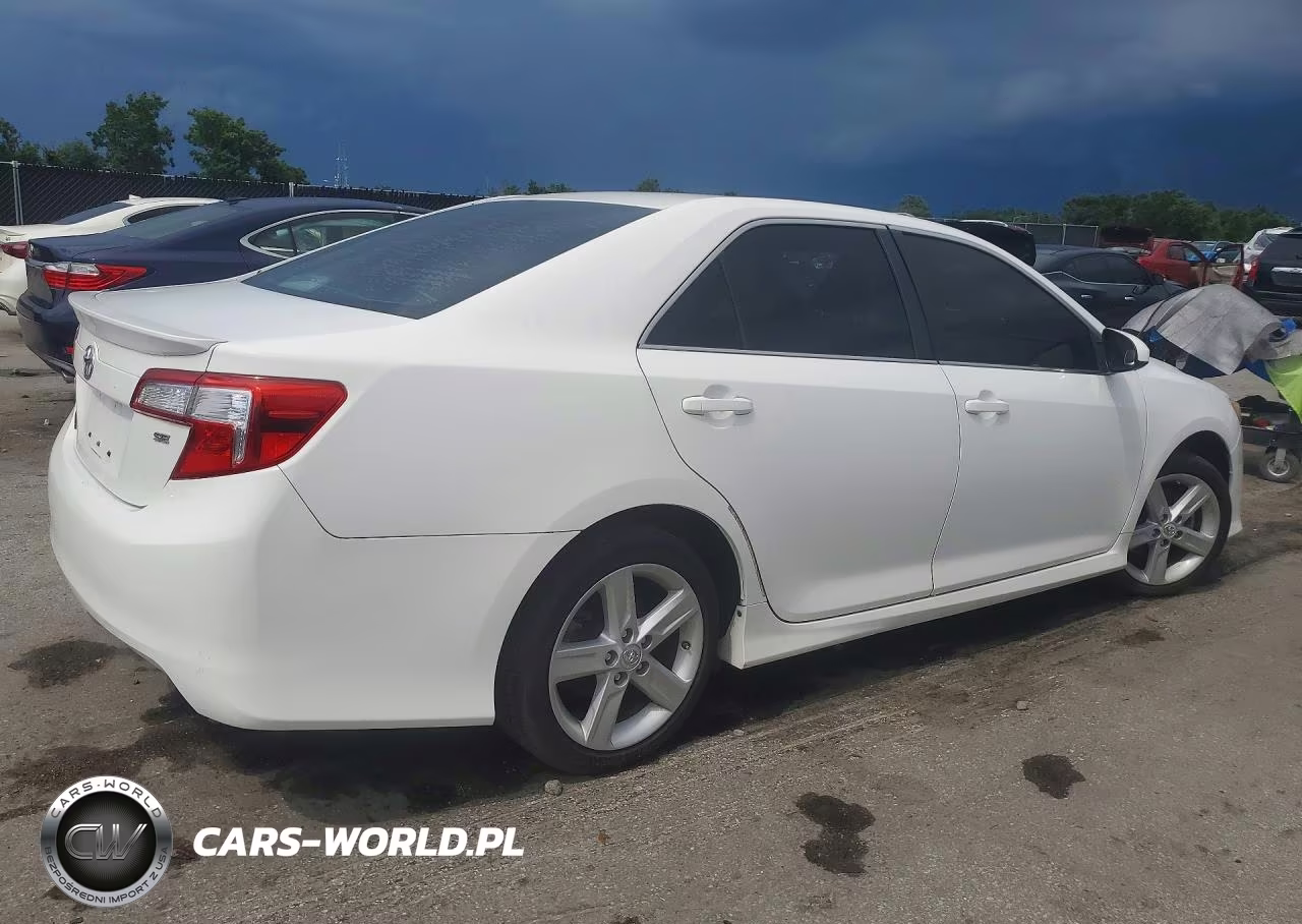 2014 Toyota Camry Se VIN:4T1BF1FK9EU749154 - 3