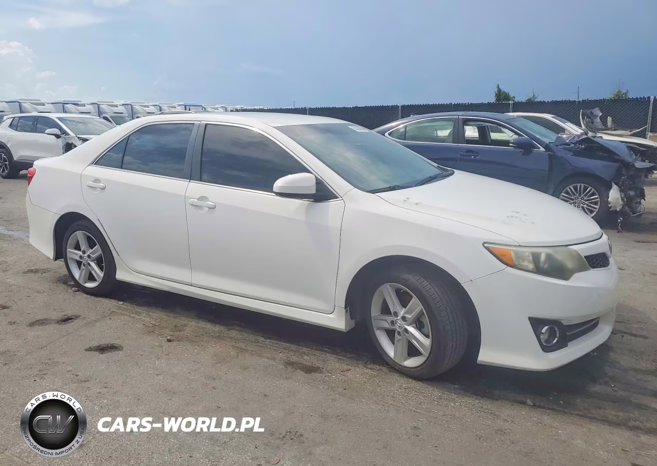 2014 Toyota Camry Se VIN:4T1BF1FK9EU749154 - 4