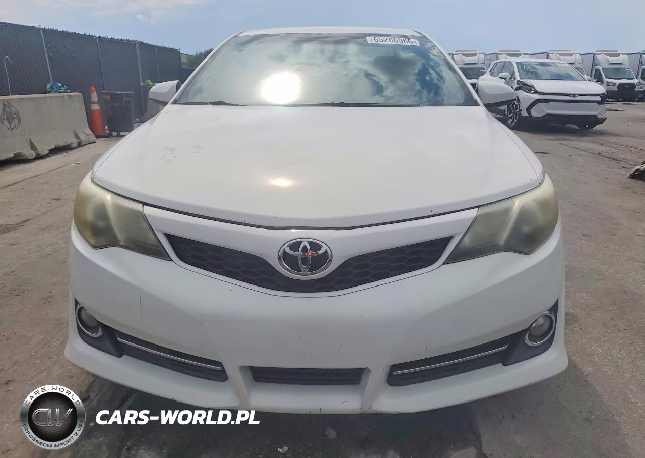 2014 Toyota Camry Se VIN:4T1BF1FK9EU749154 - 5