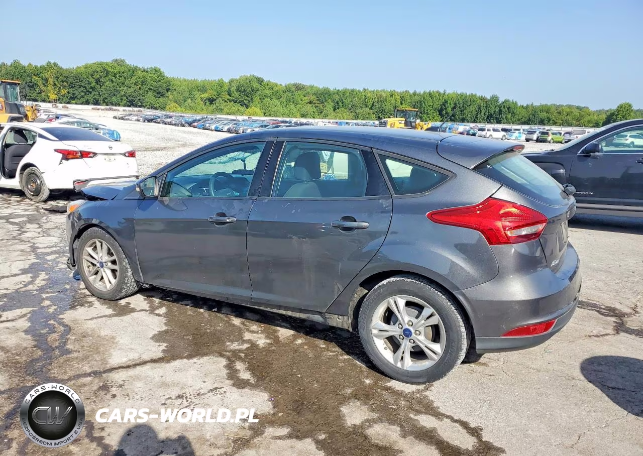 2017 Ford Focus Se VIN:1FADP3K26HL274932 - 2