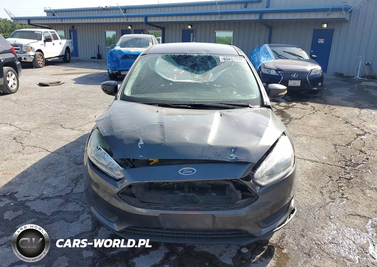 2017 Ford Focus Se VIN:1FADP3K26HL274932 - 5
