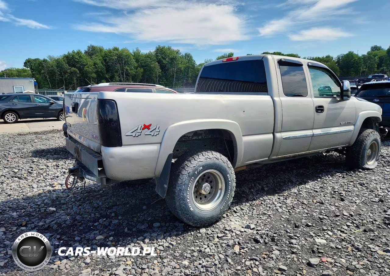 2005 GMC Sierra K2500 Heavy Duty VIN:1GTHK29U65E309822 - 3