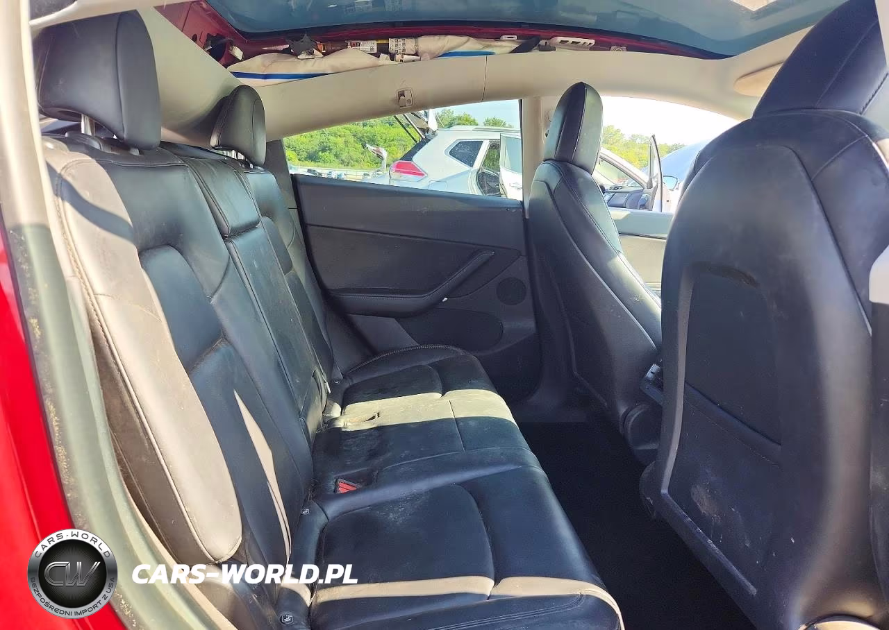 2022 Tesla Model Y VIN:7SAYGDEE8NF325940 - 10