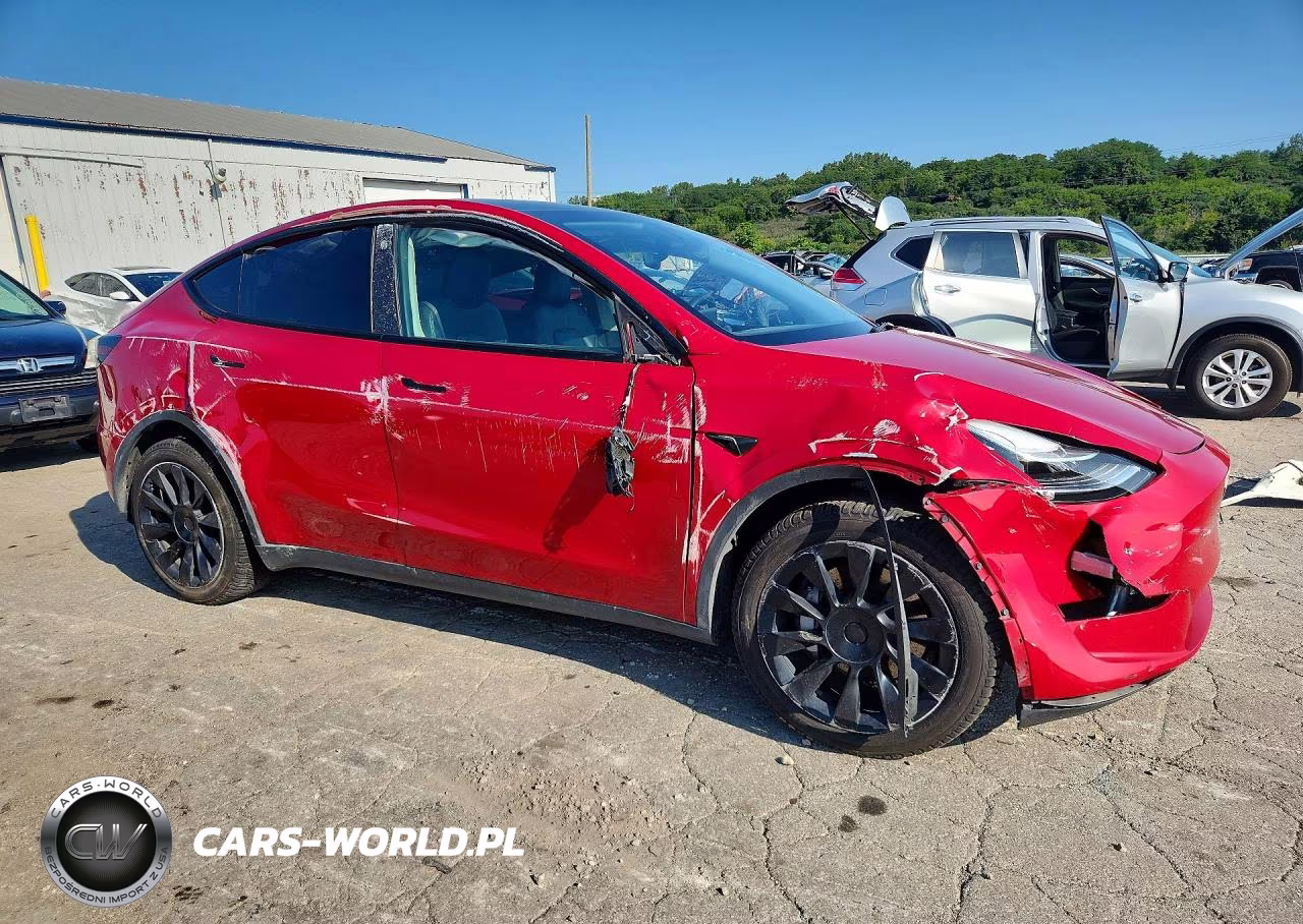 2022 Tesla Model Y VIN:7SAYGDEE8NF325940 - 4