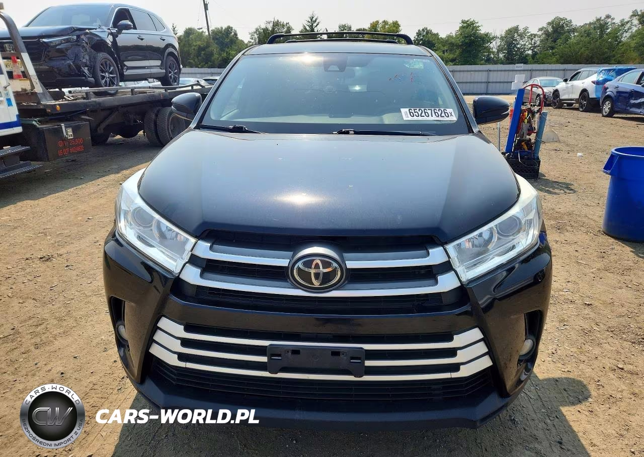 2018 Toyota Highlander Le Plus VIN:5TDBZRFH7JS912431 - 5