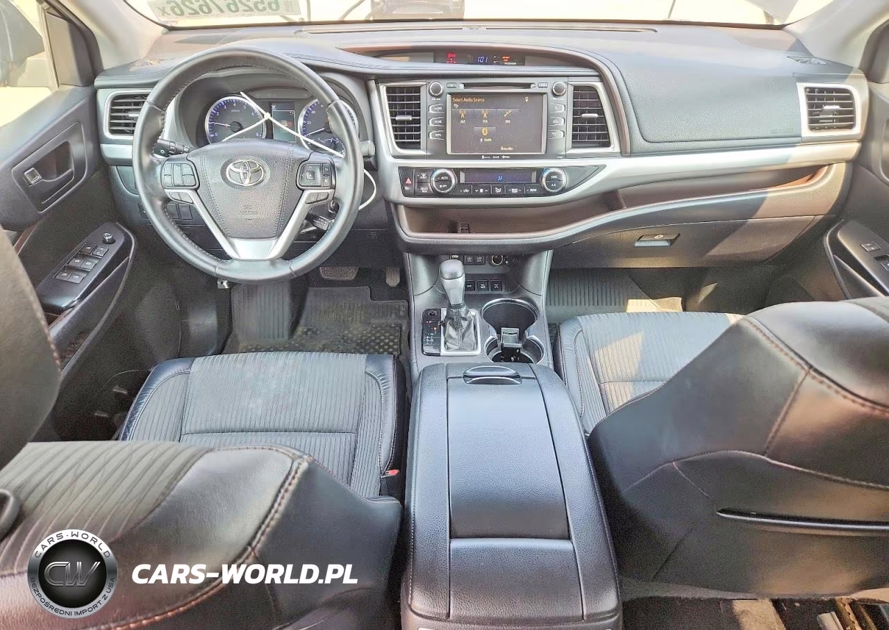 2018 Toyota Highlander Le Plus VIN:5TDBZRFH7JS912431 - 8