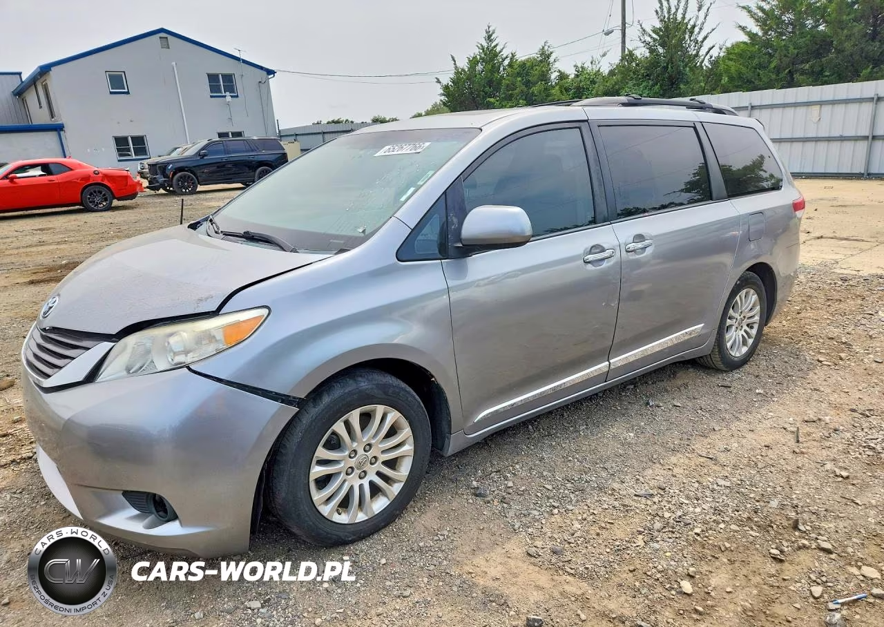 2013 Toyota Sienna Xle 8-Passenger