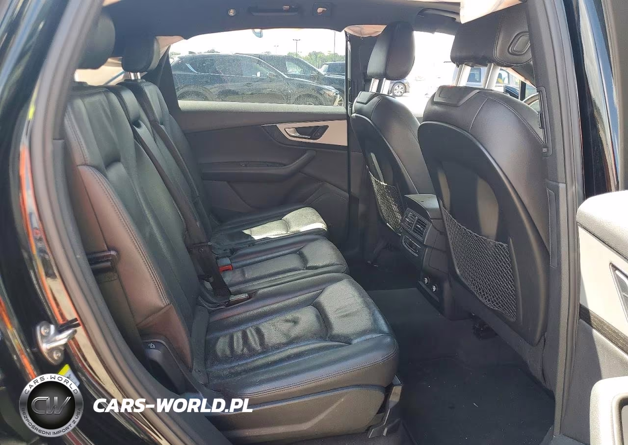 2018 Audi Q7 Premium VIN:WA1AHAF75JD037010 - 11