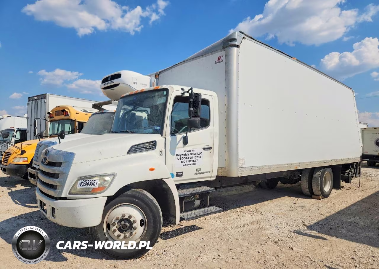 2013 Hino 258 Box Truck
