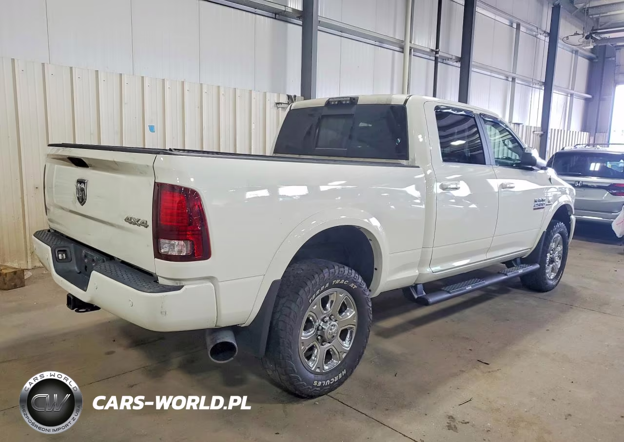 2018 Ram 2500 Laramie VIN:3C6UR5FL4JG262565 - 3