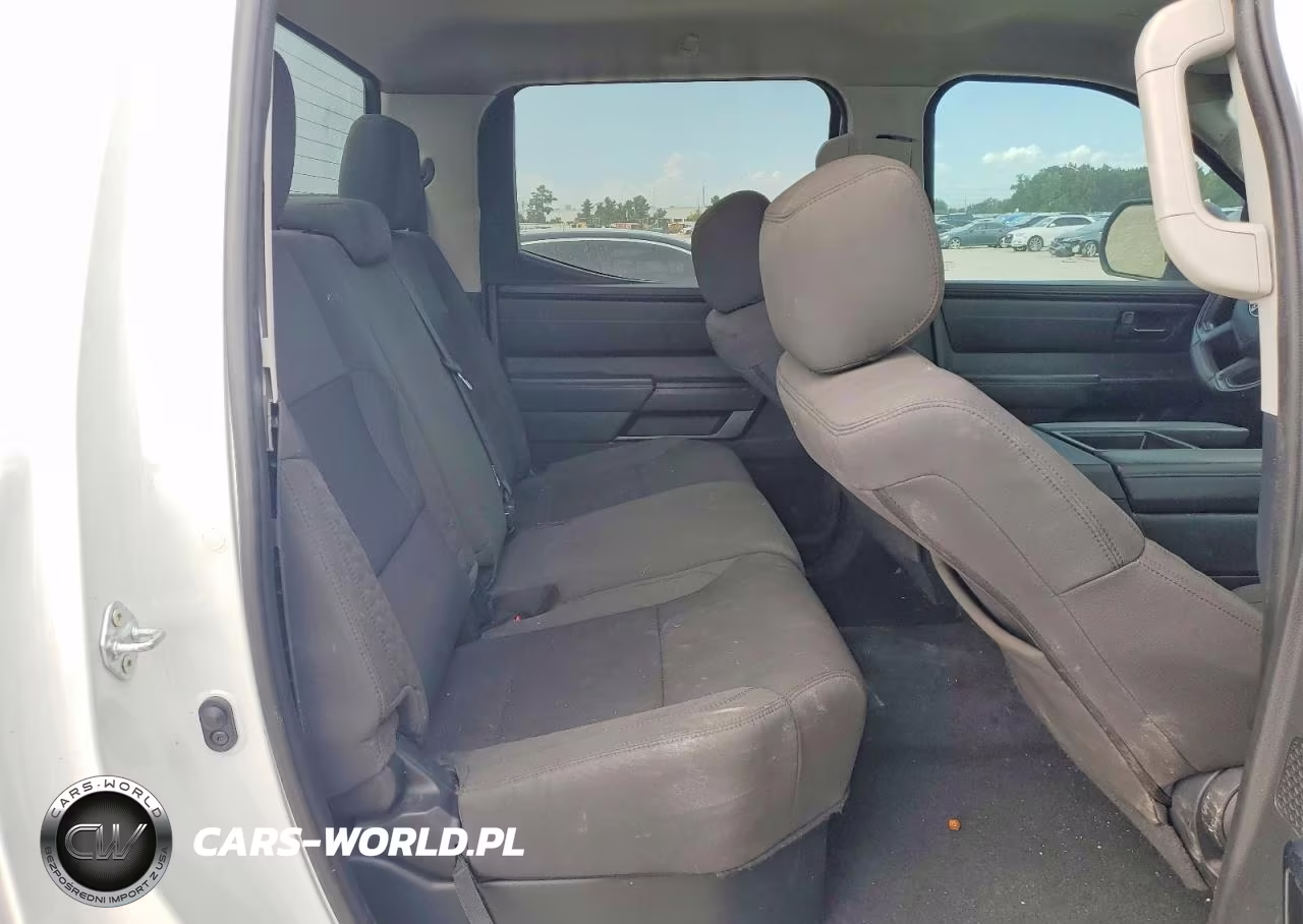 2024 Toyota Tundra Sr VIN:5TFKB5AB4RX034088 - 10