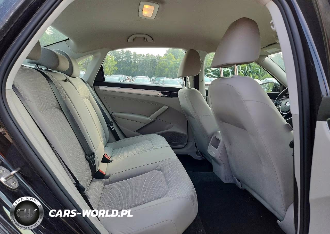 2018 Volkswagen Passat S VIN:1VWAA7A37JC039118 - 10