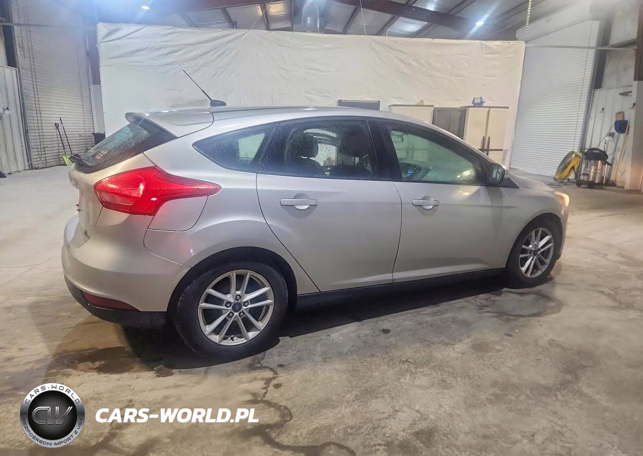 2015 Ford Focus Se VIN:1FADP3K2XFL202175 - 3