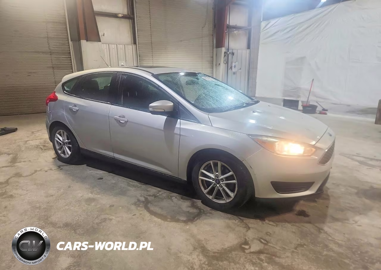 2015 Ford Focus Se VIN:1FADP3K2XFL202175 - 4