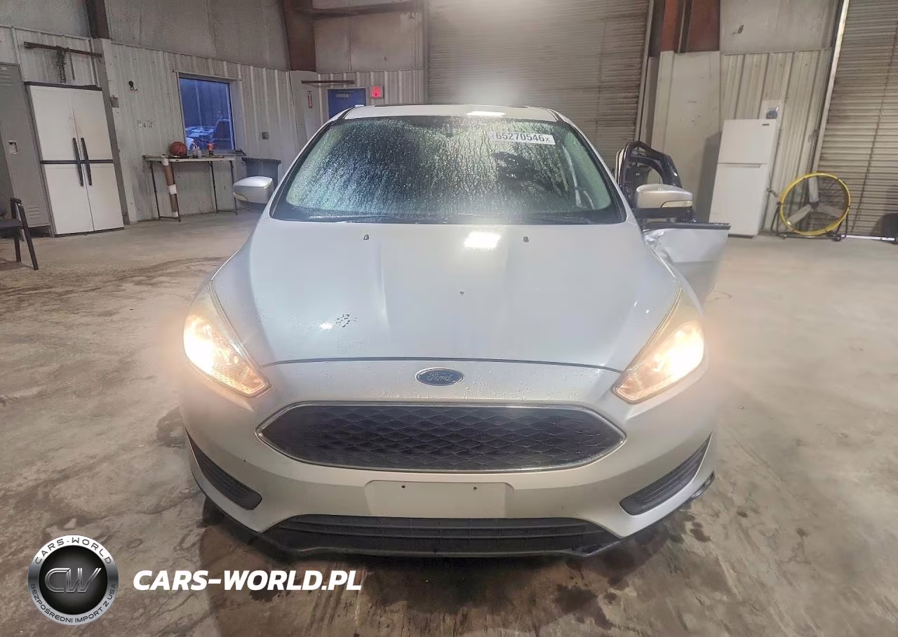 2015 Ford Focus Se VIN:1FADP3K2XFL202175 - 5