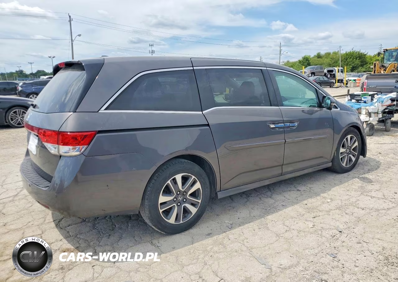 2014 Honda Odyssey Touring VIN:5FNRL5H93EB070115 - 3