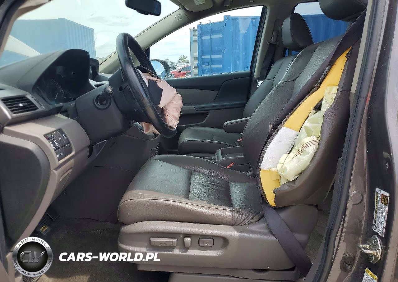 2014 Honda Odyssey Touring VIN:5FNRL5H93EB070115 - 7