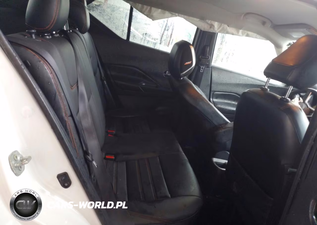 2018 Nissan Kicks Sr VIN:3N1CP5CU1JL510112 - 10