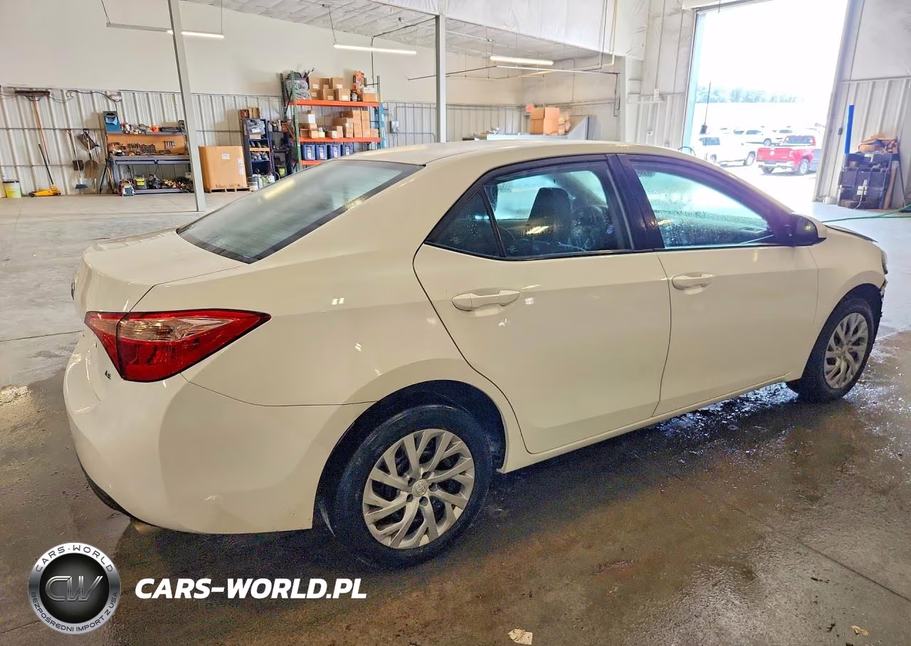 2019 Toyota Corolla Le VIN:2T1BURHE4KC131281 - 3